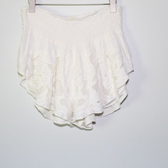 Free People Lace Kadek Shorts Off White Smocked Floral Cutout Size Large H13520 - Picture 8 of 10